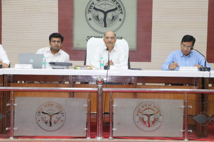 मण्डलीय विकास कार्यों में आगरा की रैंक पिछड़ने पर मंडलायुक्त हुए नाराज