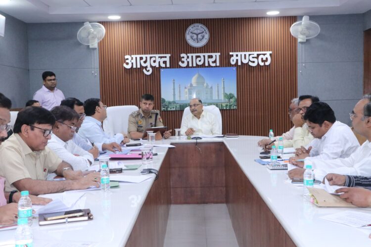 सड़क दुर्घटना में जनहानि होने की दशा में लापरवाह वाहन चालकों के लाइसेंस निलंबित करने के मंडलायुक्त ने दिए कड़े निर्देश