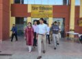 डीएम को अचानक जिला अस्पताल में आता देख मची खलबली