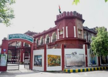 विश्वविद्यालय ने पिछले तीन साल में शौचालय की मरम्मत, रंगाई पुताई में में करोड़ों फूंक डाले, RTI से खुली पोल