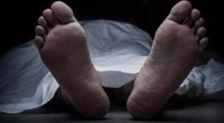 कर्नाटक से गर्लफ्रेंड के साथ ताजमहल देखने आए पर्यटक ने होटल में किया सुसाइड