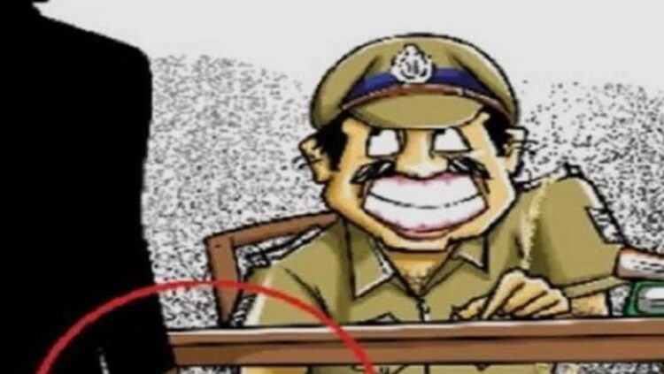 आगरा में पुलिस पर भ्रष्टाचार का एक और मामला, दरोगा पर 6 हजार रिश्वत लेकर कार छोड़ने के आरोप