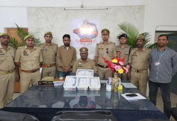 जीआरपी ने 40 लाख के नकली नोट के साथ तस्कर किया गिरफ्तार