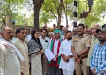 पुल निर्माण की मांग को लेकर 186 दिन से चल रहा धरना खत्म