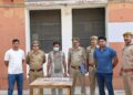 करीबी रिश्तेदार ने ही परिवार के भरोसे का फायदा उठाकर महीनों तक घर से लाखों की चोरी की