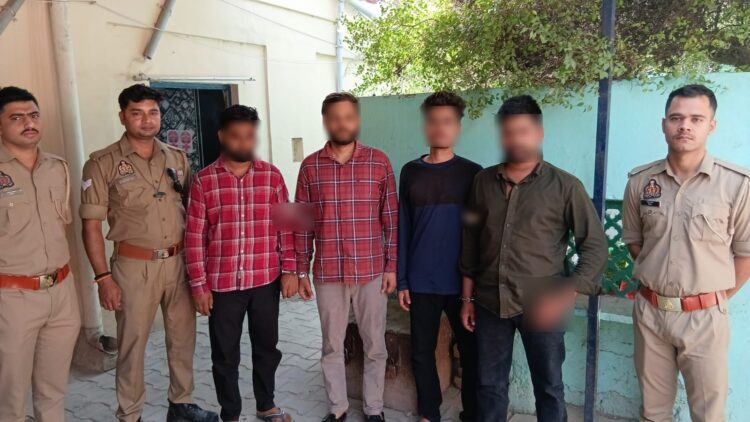 डेटिंग ऐप के जरिए लोगों को होटल बुलाकर बंधक बनाने और ऑनलाइन पैसे वसूलने वाला गैंग पकड़ा