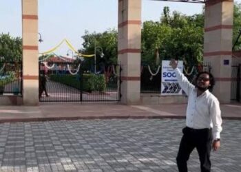 आगरा चौपाटी में जिप लाइन झूले से गिरकर किशोर की मौत