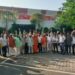 जमीन वापस करो या वर्तमान बाजार दर के अनुसार मुआवजा दो बोले किसान