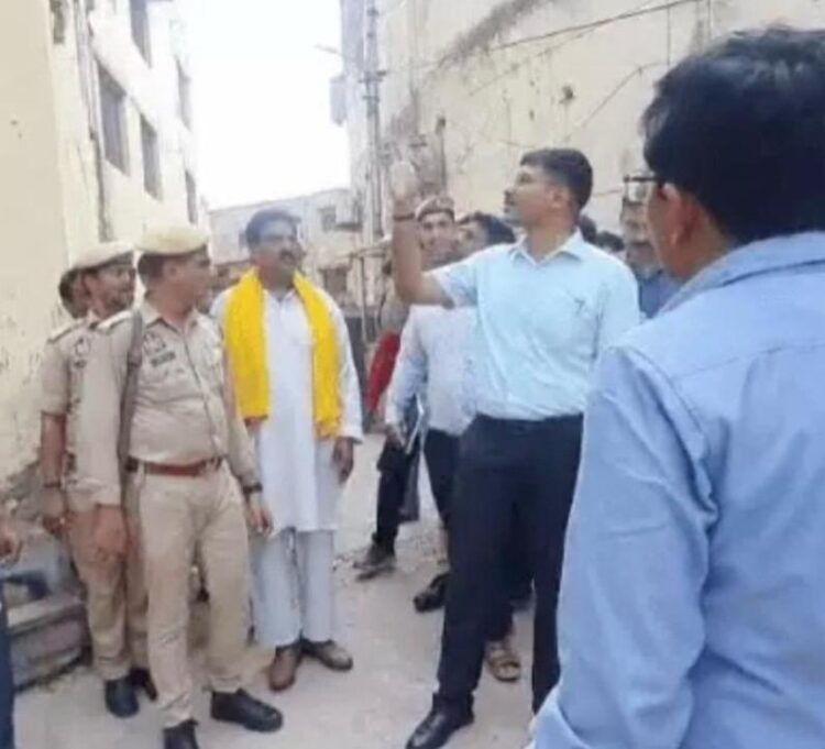 बालूगंज में चार मकान गिरे, जायजा लेने के लिए मौके पर पहुंचे डीएम