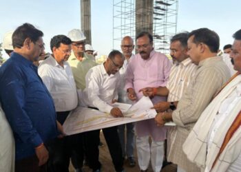 निर्माणाधीन सिविल एयरपोर्ट टर्मिनल का सांसद ने किया निरीक्षण, 404 करोड़ की लागत से तैयार हो रहा