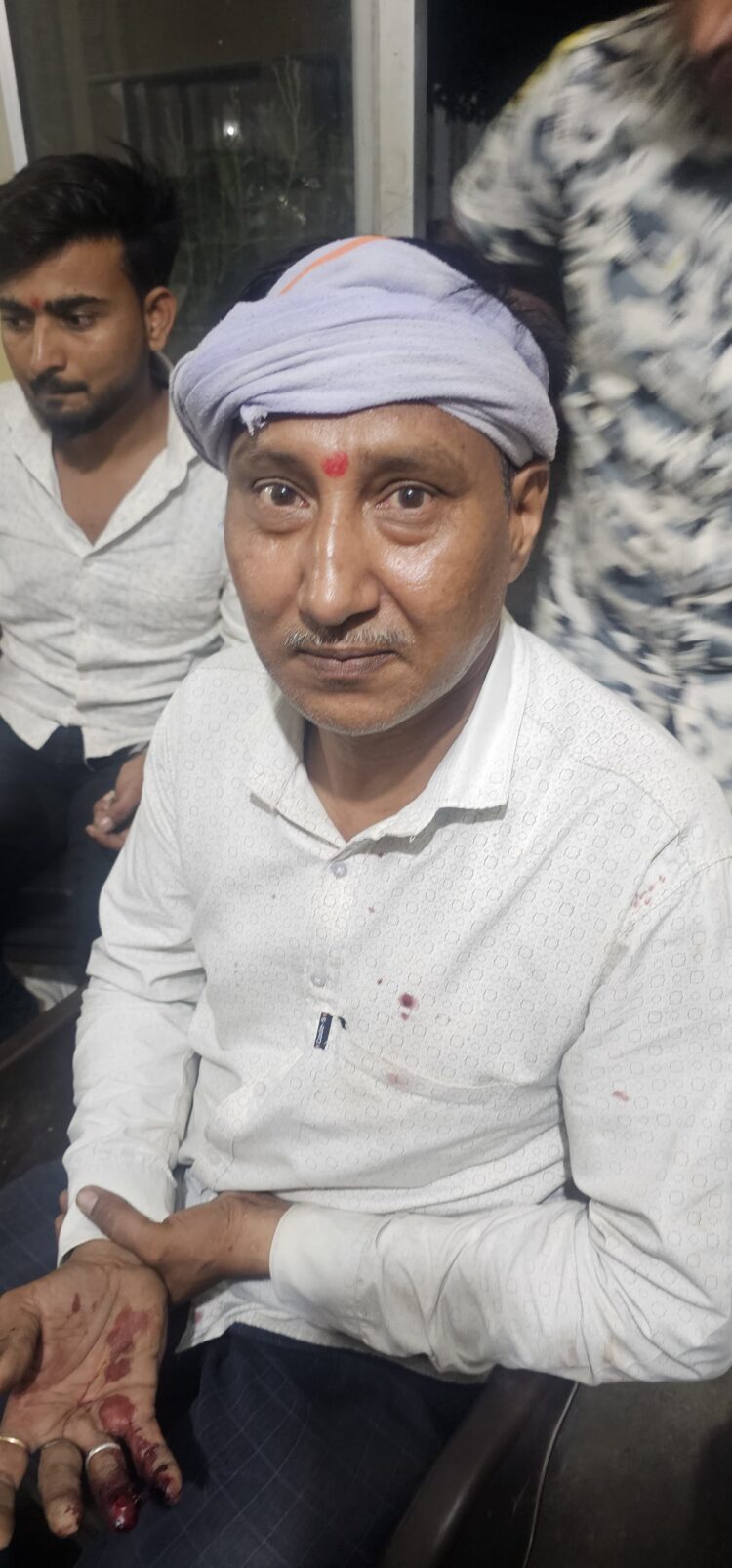 इरादतनगर में बदमाशों ने आभूषण से भरा थैला लूटने के लिए सर्राफ को मारी गोली