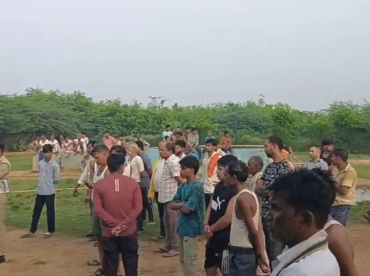 गांव में बंद पड़ी गौशाला में युवक का शव मिलने से सनसनी