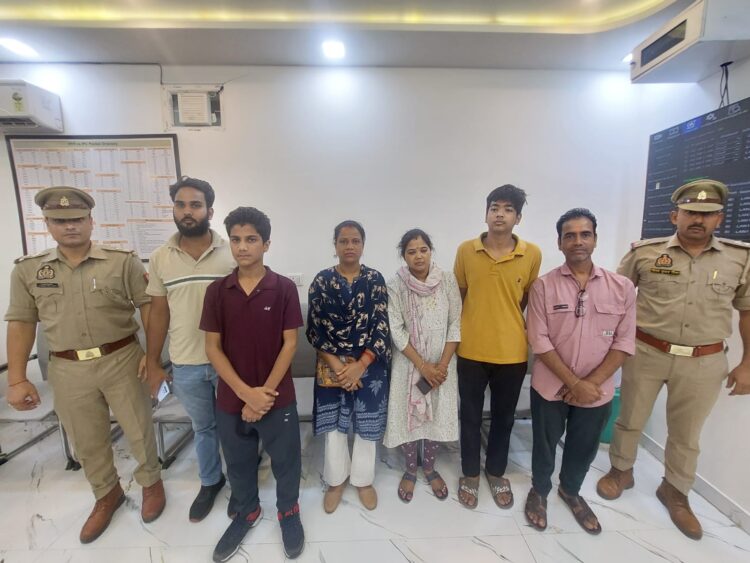 कमला नगर से गायब हुए दो छात्रों को पुलिस ने हरिद्वार से खोज निकाला