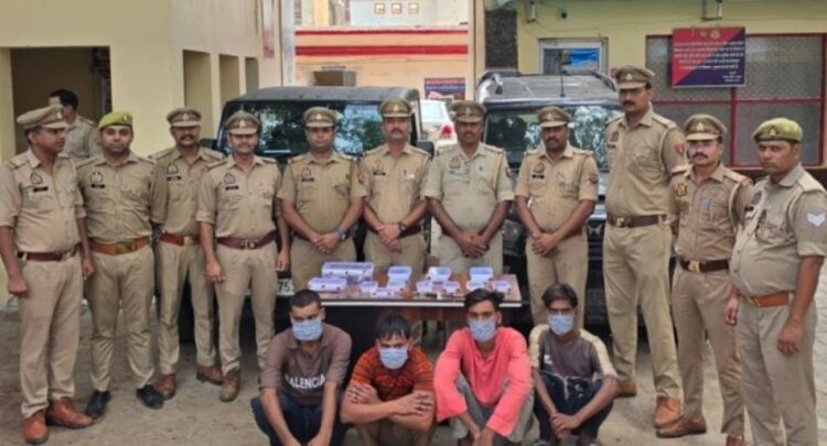 बिजलीघर चौराहे से लिफ्ट देकर गाड़ी में बैठाते और सुनसान जगह पर ले जाकर लूट लेते थे