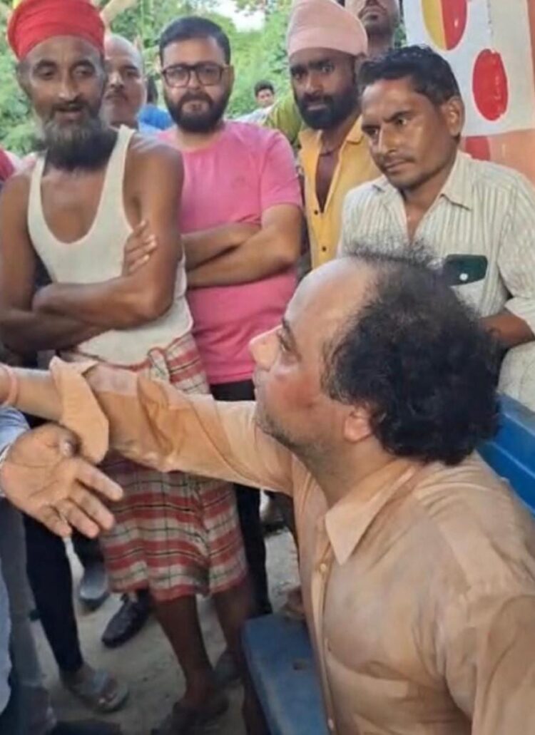 युवक ने पढ़ाने के बहाने होटल के कमरे में बंद कर लिया, छात्रा के शोर मचाने पर हुई धुनाई