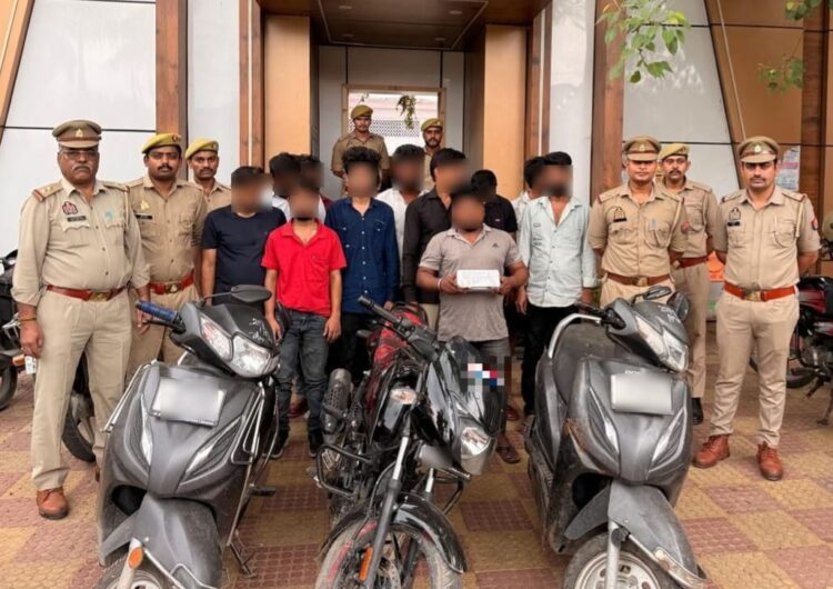 जगदीशपुरा में बंद मकान में चल रहा था जुआ, 13 दबोचे