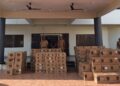 ट्रक में लकड़ी का गुप्त केबिन तैयार कर उसमें छिपा रखी थी शराब