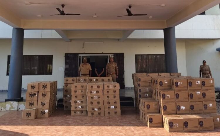 ट्रक में लकड़ी का गुप्त केबिन तैयार कर उसमें छिपा रखी थी शराब