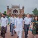 भारत और जापान के बीच औद्योगिक और पर्यटन संबंधों को नई ऊंचाई देने के उद्देश्य से आया प्रतिनिधिमंडल ताजमहल की खूबसूरती का हुआ कायल
