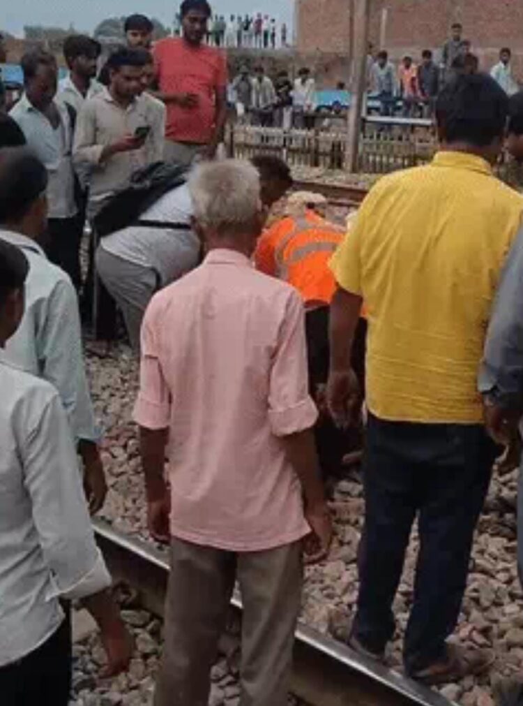 आगरा में रेलवे इंजीनियर के दोनों पैर ट्रेन से कटे, हुई मौत