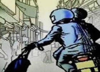 कमला नगर में देर रात बदमाशों ने व्यापारी से की ढाई लाख रुपए की लूट
