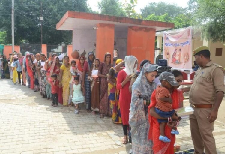 रक्षाबंधन का त्योहार पूरे उत्साह, उमंग और पारंपरिक रीति-रिवाजों के साथ मनाया जा रहा