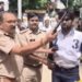 एत्मादपुर पुलिस के तमंचा पकड़ने की स्टाइल ने उड़वा दी खिल्ली