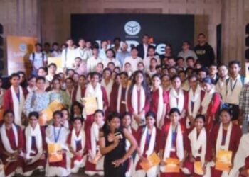 सेंट जॉन्स कॉलेज में UPRISE- 2026 में छात्र- छात्राओं ने व्यावसायिक विचार प्रस्तुत कर जीता दिल