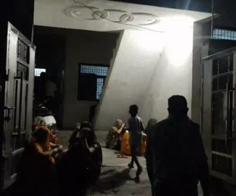 प्रेम प्रसंग से नाराज पिता ने बेटी की गला काटकर हत्या की