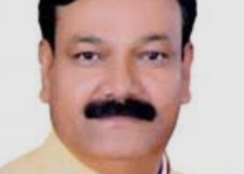 जलभराव, खराब सड़कों और जल निकासी की समस्या को लेकर सांसद ने खोला मोर्चा