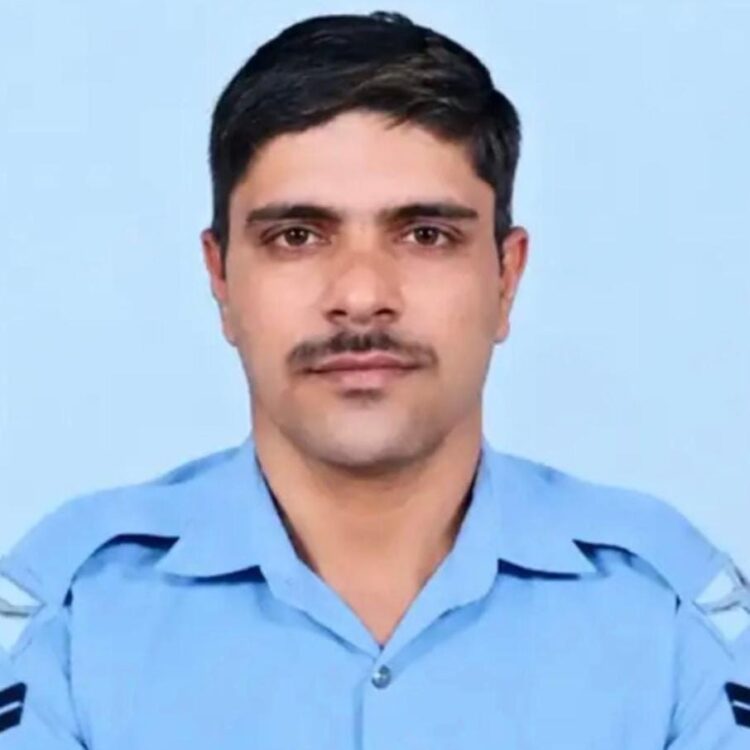 अछनेरा में रेलवे ट्रैक पर ट्रेन की चपेट में आने से एयरफोर्स के जवान की मौत