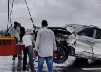 आगरा-लखनऊ एक्सप्रेसवे पर हादसे में तीन लोगों की हुई मौत