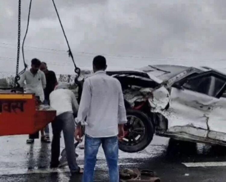 आगरा-लखनऊ एक्सप्रेसवे पर हादसे में तीन लोगों की हुई मौत