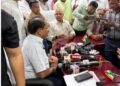 जनता से जुड़ी समस्याओं को लेकर सपा ने नगर आयुक्त को घेरा
