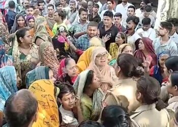 रकाबगंज थाना पुलिस पर जुआ लूटने के दौरान युवक को छत से फेंक कर हत्या करने का आरोप, वबाल