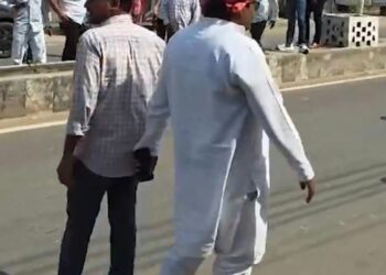 एमएलसी चुनाव: फतेहाबाद में सपाई और भाजपाई आपस में भिड़े