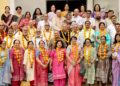 आगरा कॉलेज में 1976 बैच के छात्र जैसे ही मिले पुरानी यादों में खो गए